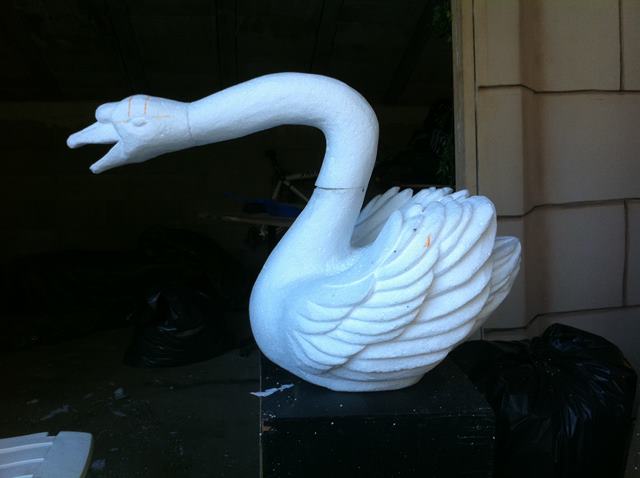 Sculpture polystyrene oiseau cygne